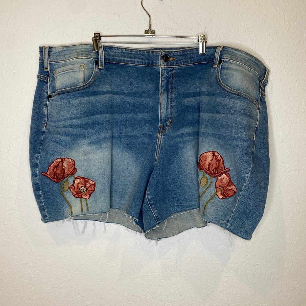 Lane Bryant Girlfriend Raw Hem Blue Denim Shorts Floral Embroidered NWT Sz 28